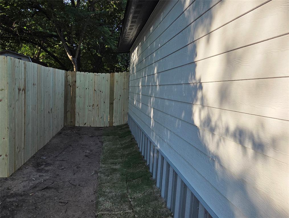 1745 East Cherry Street Paris, TX 75460 - Photo 38 of 40 a view of a pathway
