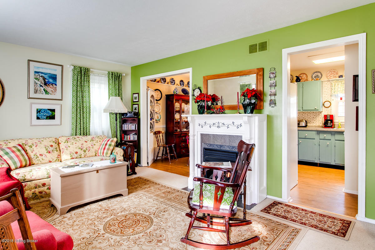 7311 Lark Road Crestwood, KY 40014 - Photo 2 of 25 02