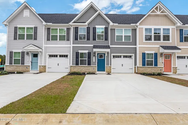 $1,825 | 2084 Parow Lane Northwest, Unit E, Ash, NC 28420