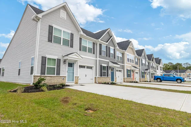 $1,825 | 2084 Parow Lane Northwest, Unit E, Ash, NC 28420