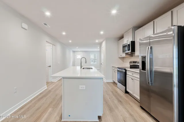 $1,825 | 2084 Parow Lane Northwest, Unit E, Ash, NC 28420