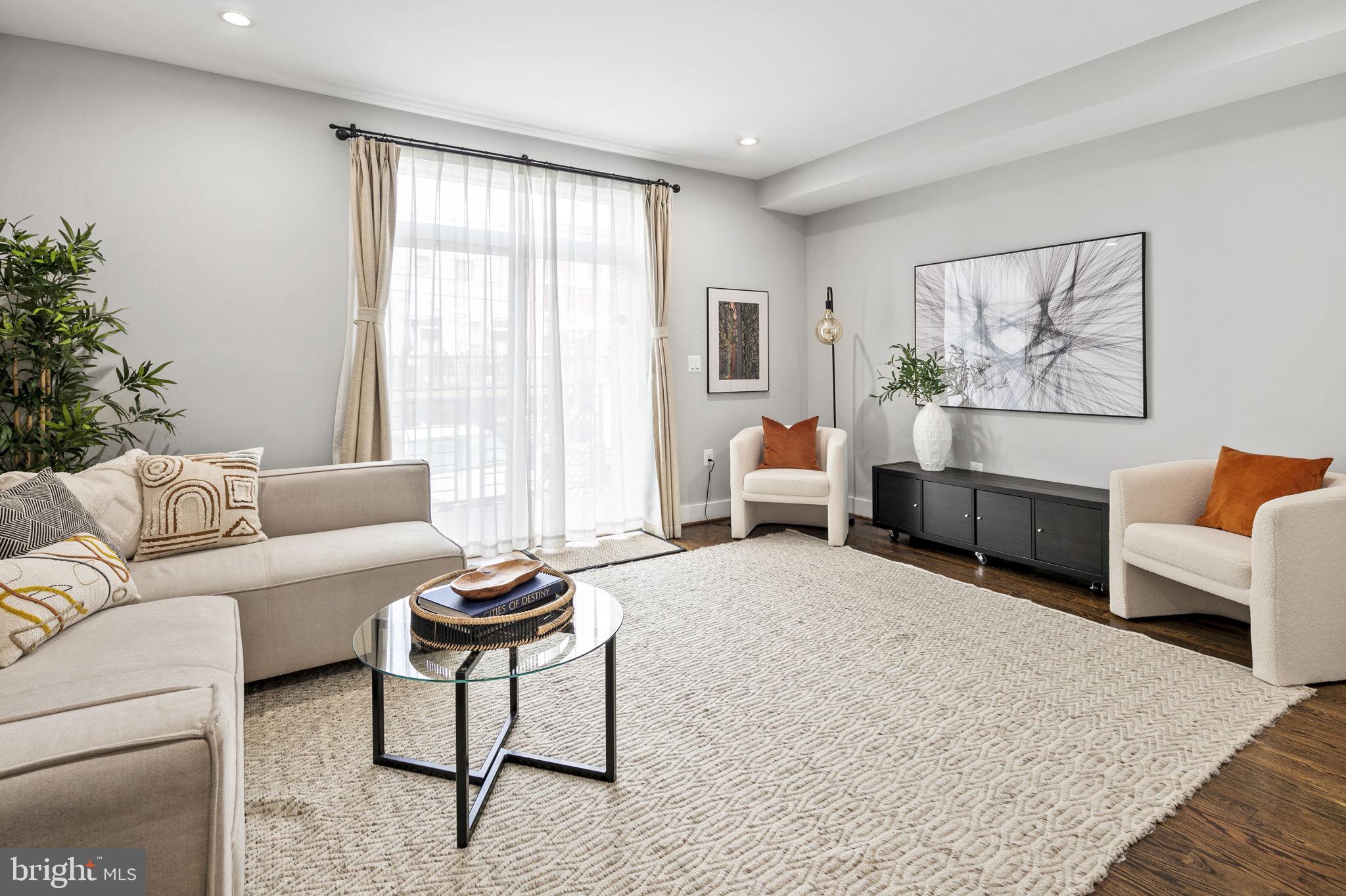 16 T Street Northeast, Unit 1 Washington, DC 20002 - Photo 19 of 48 Additional living area