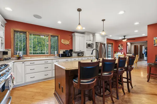 $514,900 | 1326 West Zedler Lane, Mequon, WI 53092