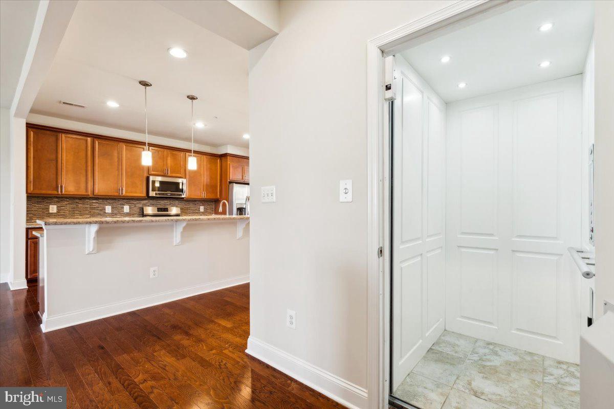 7142 Proclamation Place Frederick, MD 21703 - Photo 6 of 37 a view of a kitchen