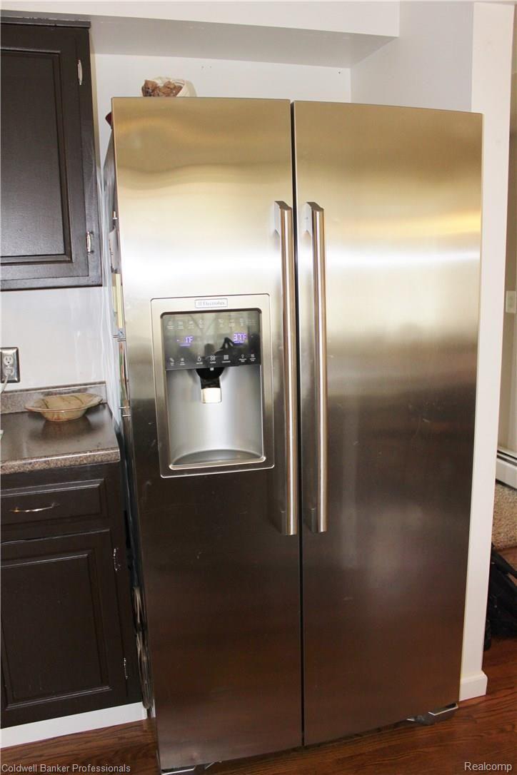 10090 Hadley Road Clarkston, MI 48348 - Photo 8 of 45 fridge.JPG