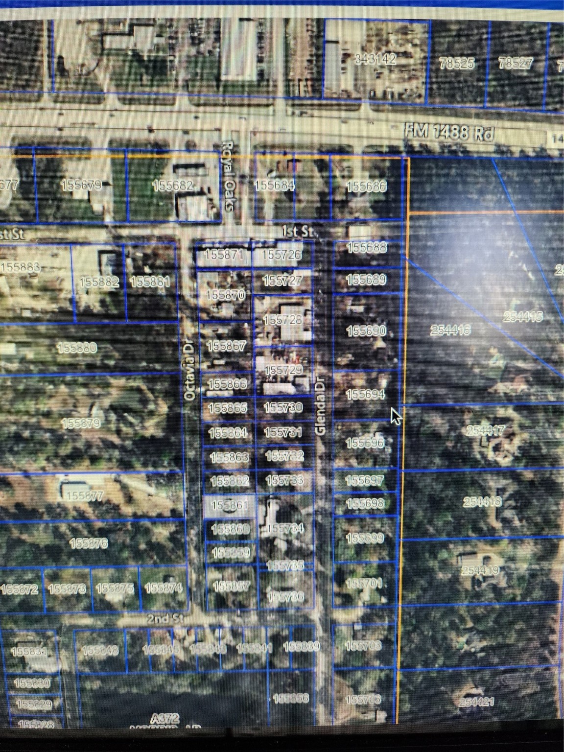 33102 Octavia Drive Magnolia, TX 77354 - Photo 3 of 9 a picture of a glass door