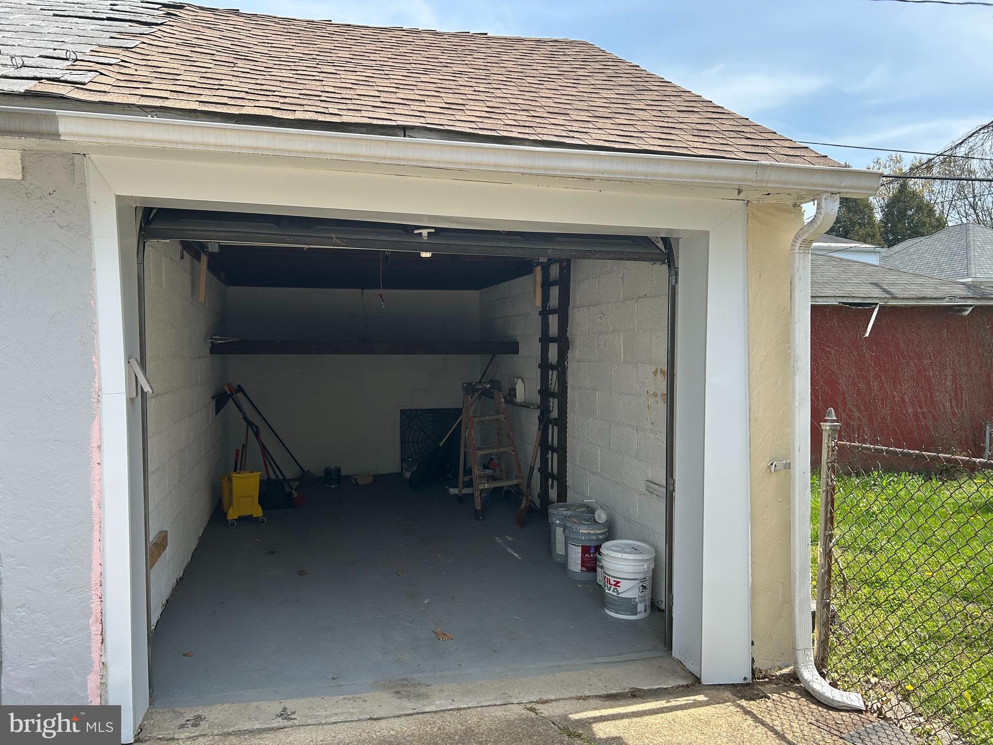 3405 Dennlyn Road Baltimore, MD 21215 - Photo 16 of 20 a view of room that has a bench