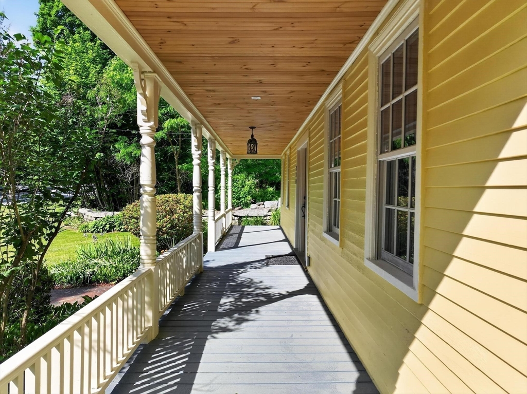 270 Groton Road Westford, MA 01886 - Photo 4 of 40