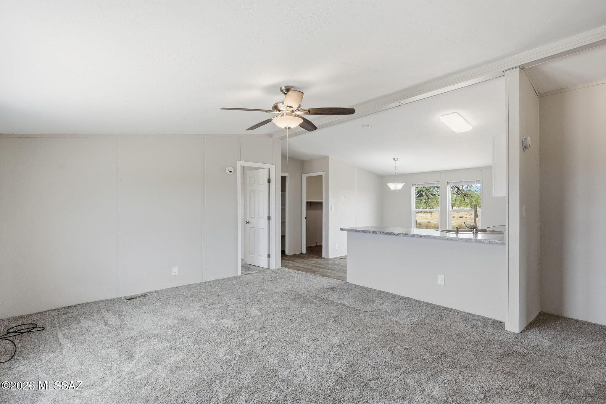 8690 South Marstellar Road Tucson, AZ 85736 - Photo 20 of 51 Living room