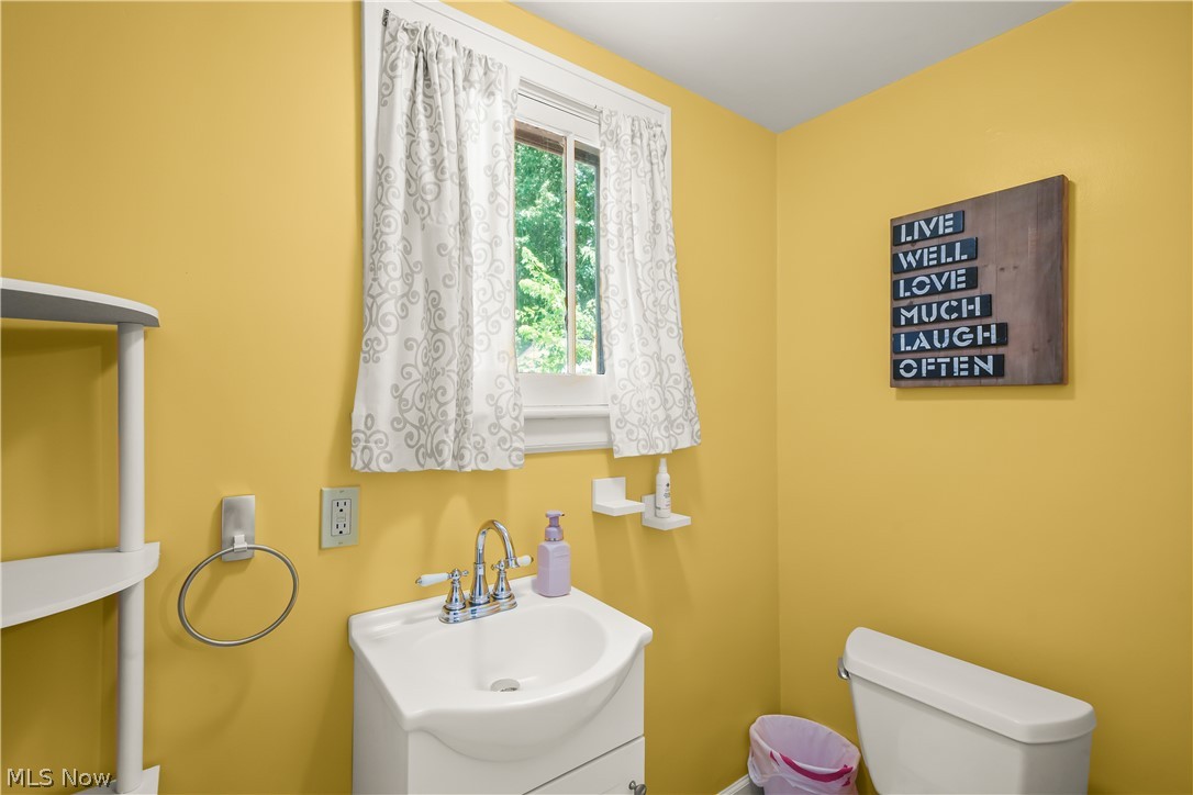 453 Marview Avenue Akron, OH 44310 - Photo 10 of 39