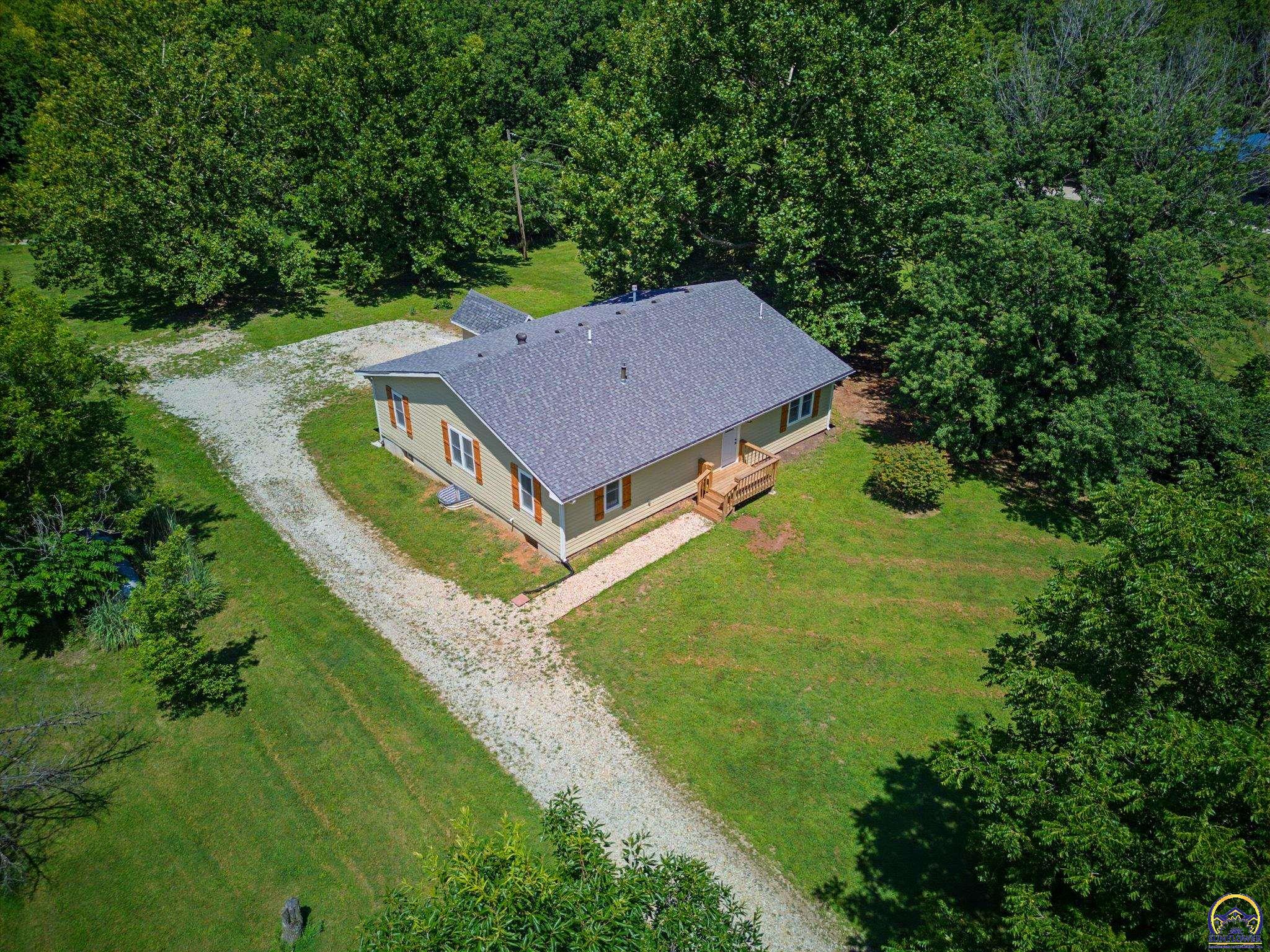 8011 Southeast Croco Road Berryton, KS 66409 - Photo 4 of 50