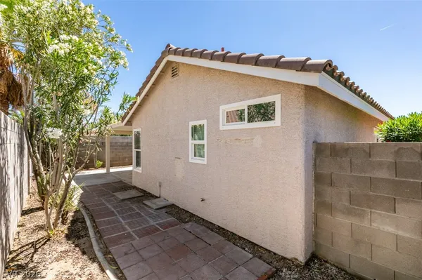 $1,995 | 4816 White Aspen Avenue, Las Vegas, NV 89130