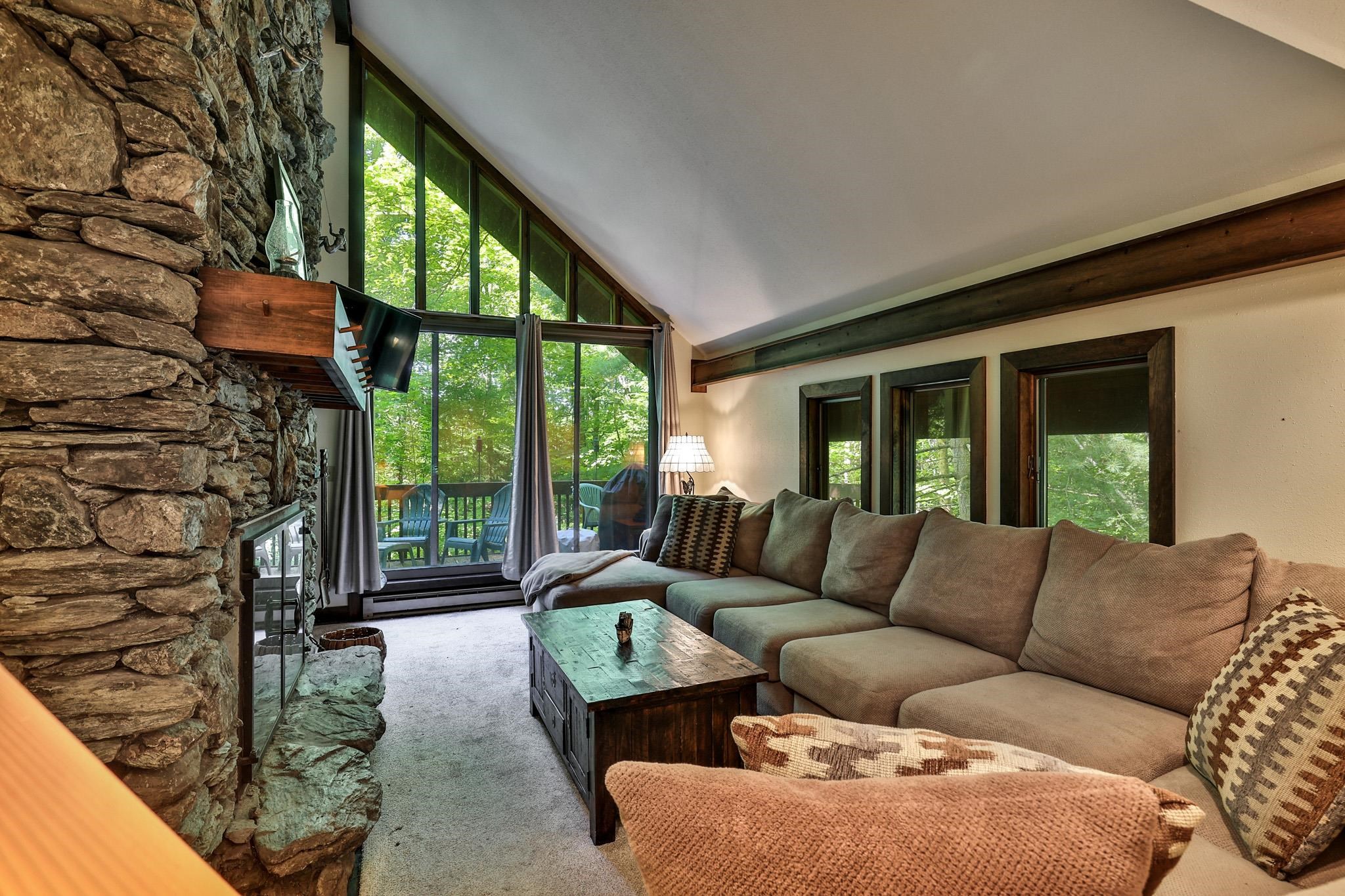 212 Falcon Loop Road East Rochester, VT 05767 - Photo 3 of 31 Gallery Image 3