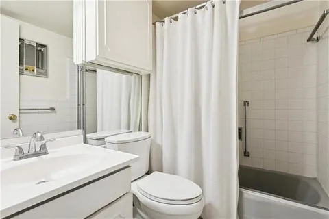 $240,000 | 3201 St Charles Avenue, Unit 229, New Orleans, LA 70115