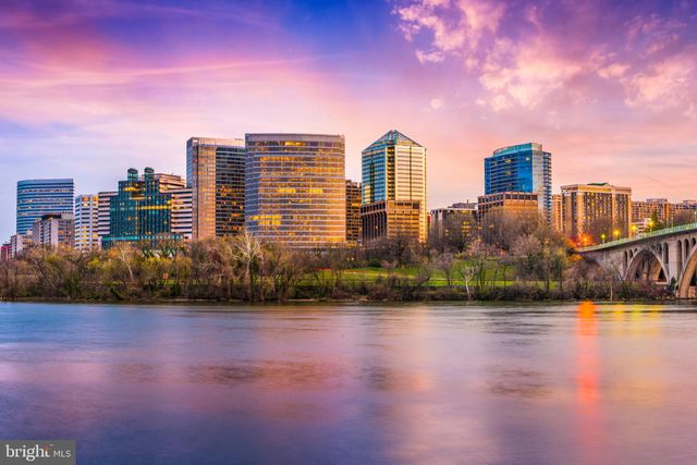 $1,216,000 | 100 East Maple Street, Alexandria, VA 22301