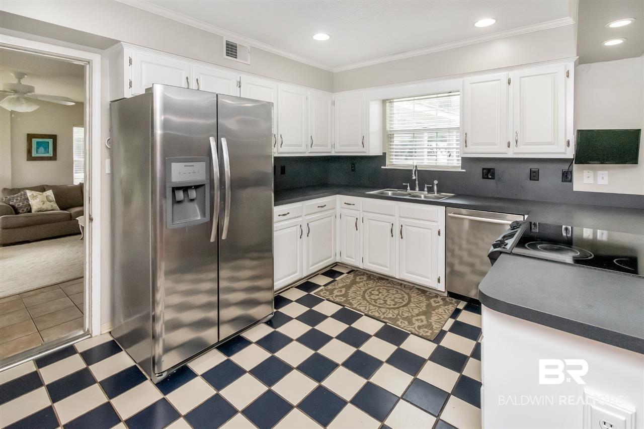 1217 Edinburgh Court Mobile, AL 36609 - Photo 16 of 43