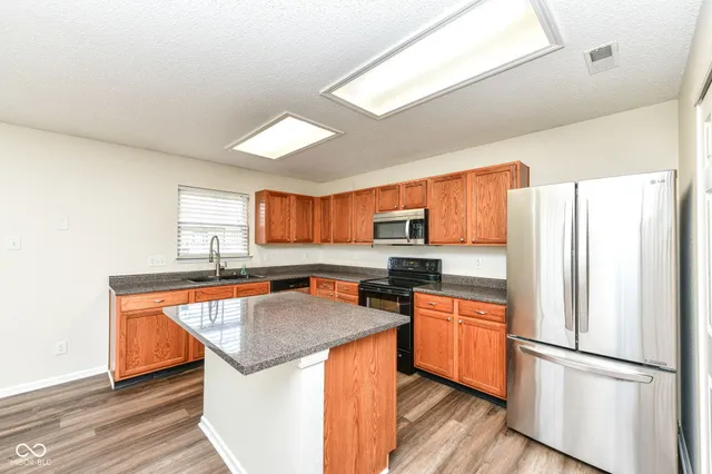 $279,000 | 2271 Hampton Court, Plainfield, IN 46168