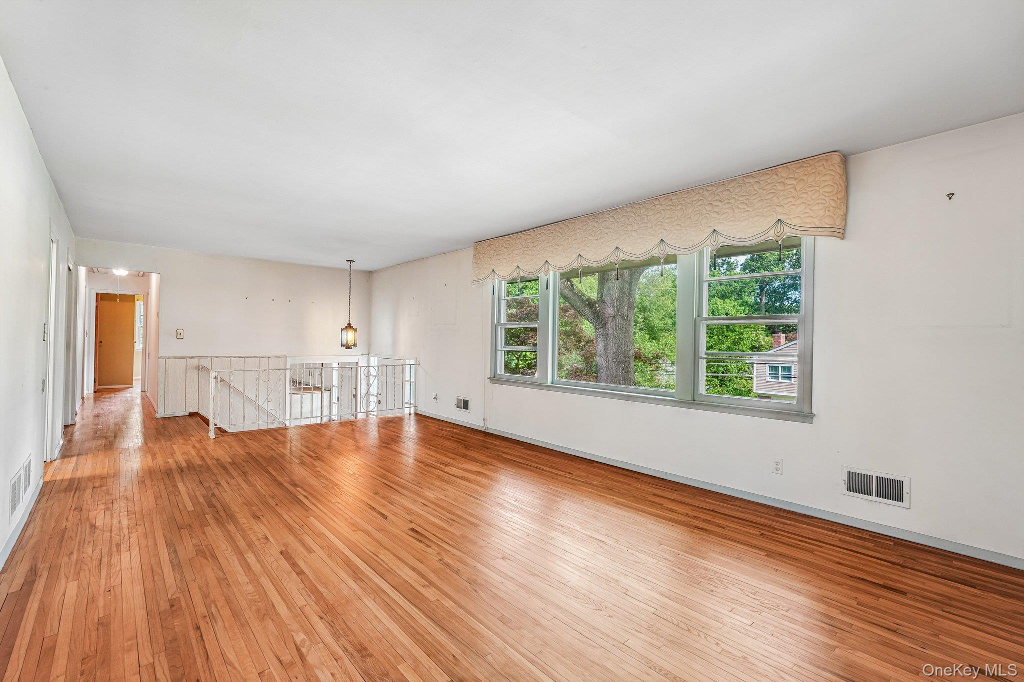 234 Duxbury Road Purchase, NY 10577 - Photo 5 of 29
