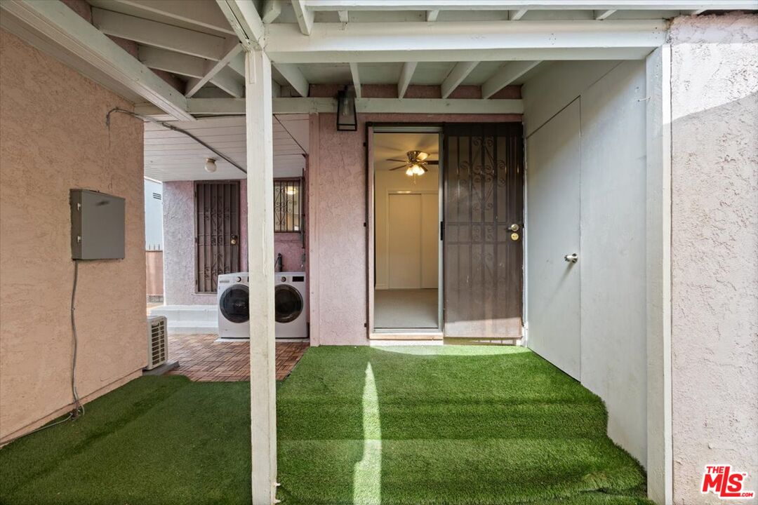 2840 South Mansfield Avenue Los Angeles, CA 90016 - Photo 39 of 50 a view of an entrance of the house