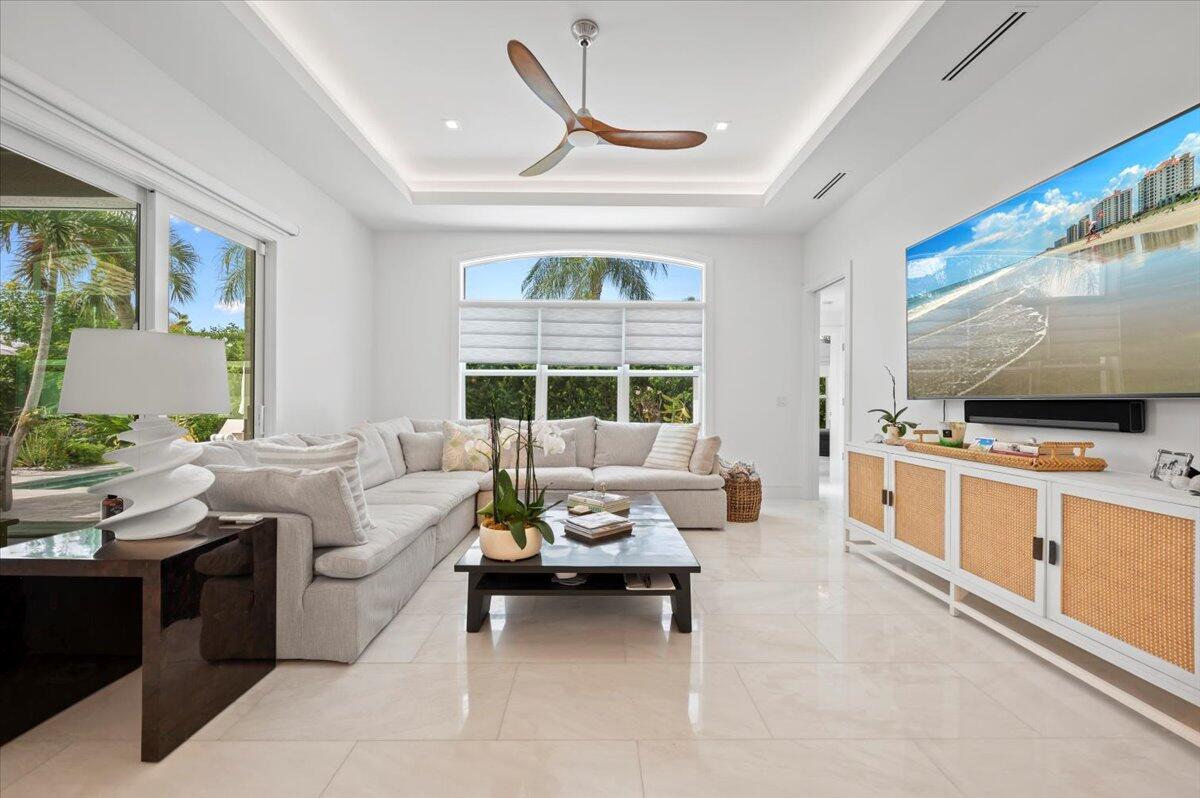 160 Beacon Lane Jupiter Inlet Colony, FL 33469 - Photo 21 of 56 28-LUX4255.jpg1