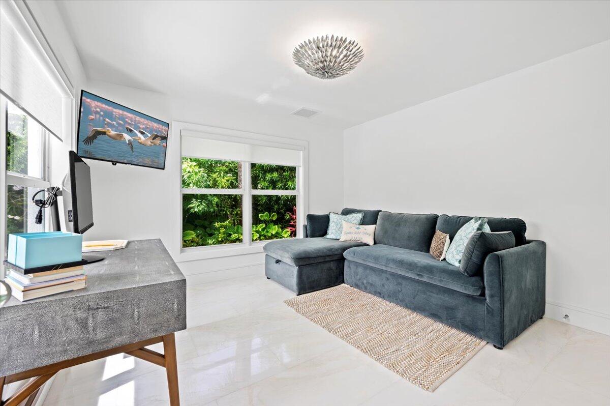 160 Beacon Lane Jupiter Inlet Colony, FL 33469 - Photo 30 of 56 42-LUX4310.jpg1