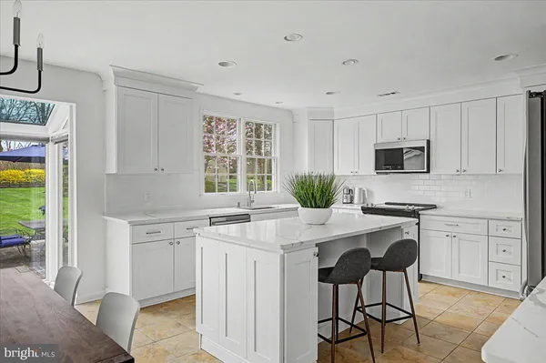 $975,000 | 5693 Cottageville Lane, Doylestown, PA 18902