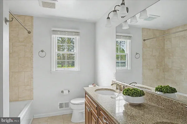 $975,000 | 5693 Cottageville Lane, Doylestown, PA 18902