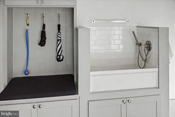 $975,000 | 5693 Cottageville Lane, Doylestown, PA 18902