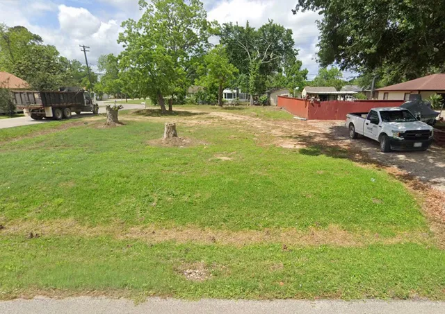 $48,000 | 205 Earl Street, Clute, TX 77531
