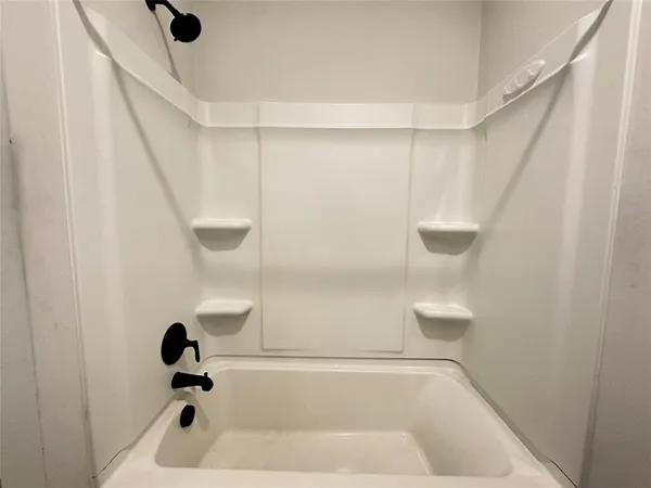 $2,400 | 3847 Joseph Randall Drive, Shreveport, LA 71107