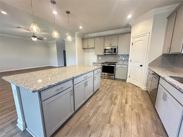 $2,400 | 3847 Joseph Randall Drive, Shreveport, LA 71107