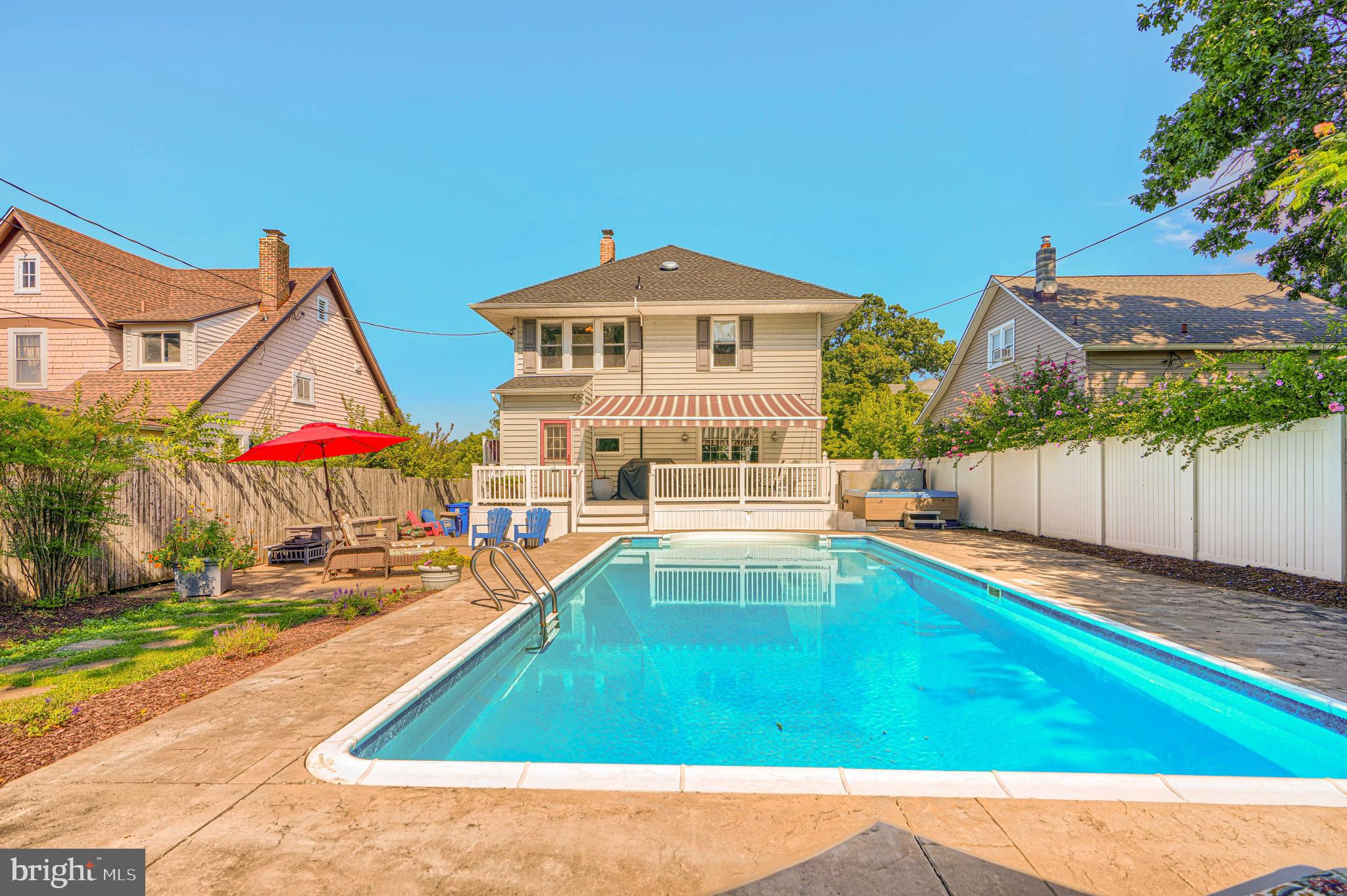 4215 Harcourt Road Baltimore, MD 21214 - Photo 5 of 81 In ground saltwater pool!