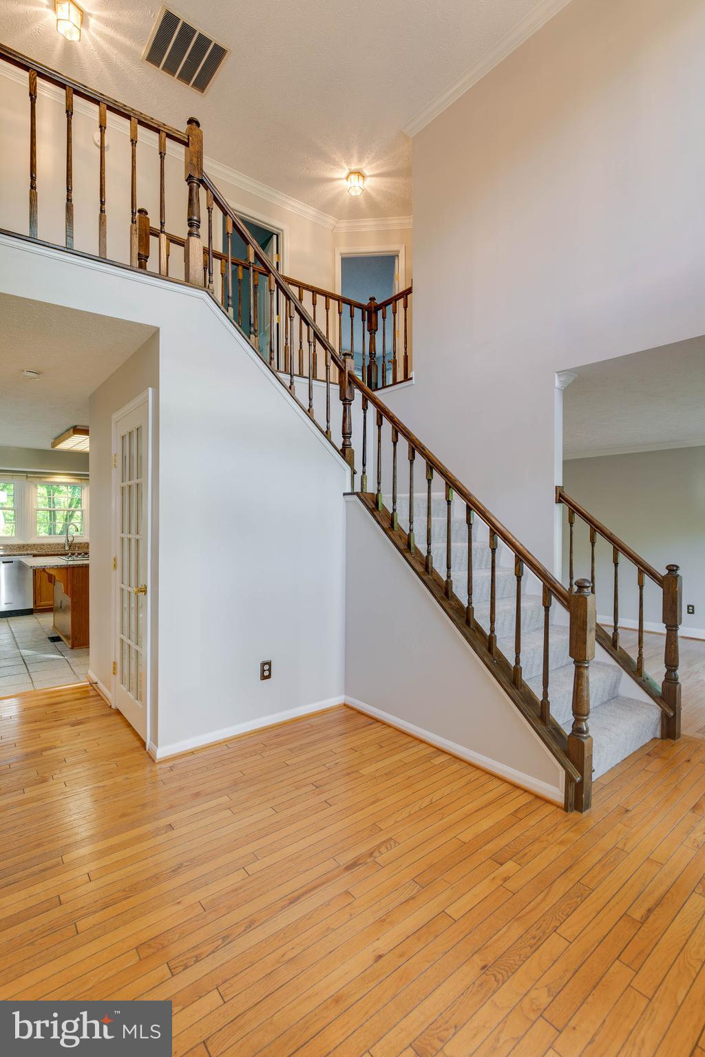 2332 Club Pond Lane Reston, VA 20191 - Photo 3 of 39 Spacious Open Foyer