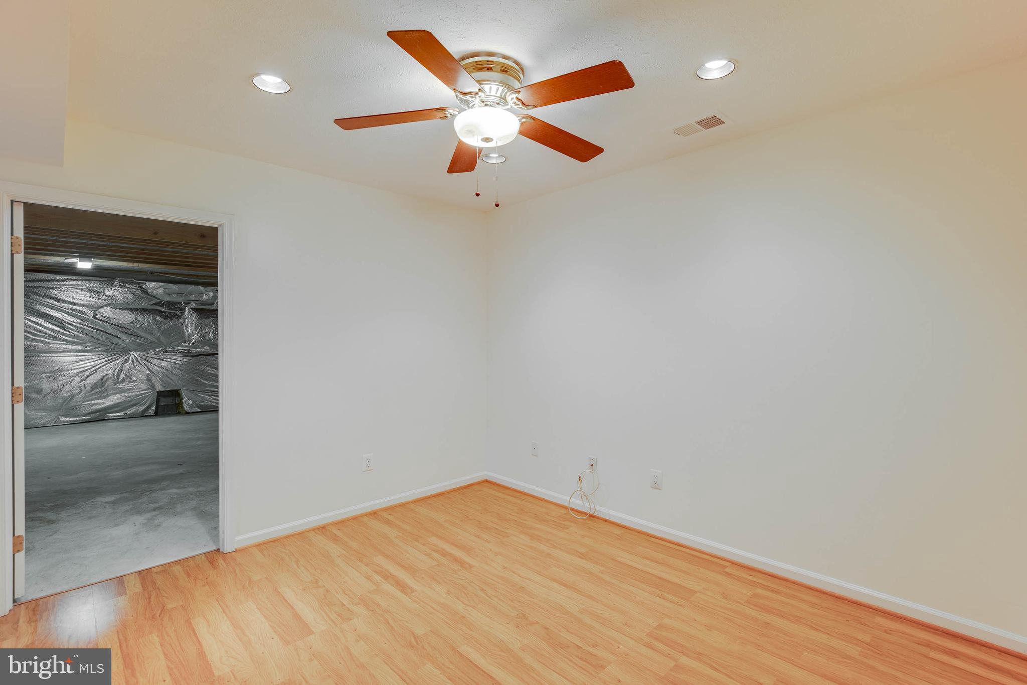 2332 Club Pond Lane Reston, VA 20191 - Photo 30 of 39