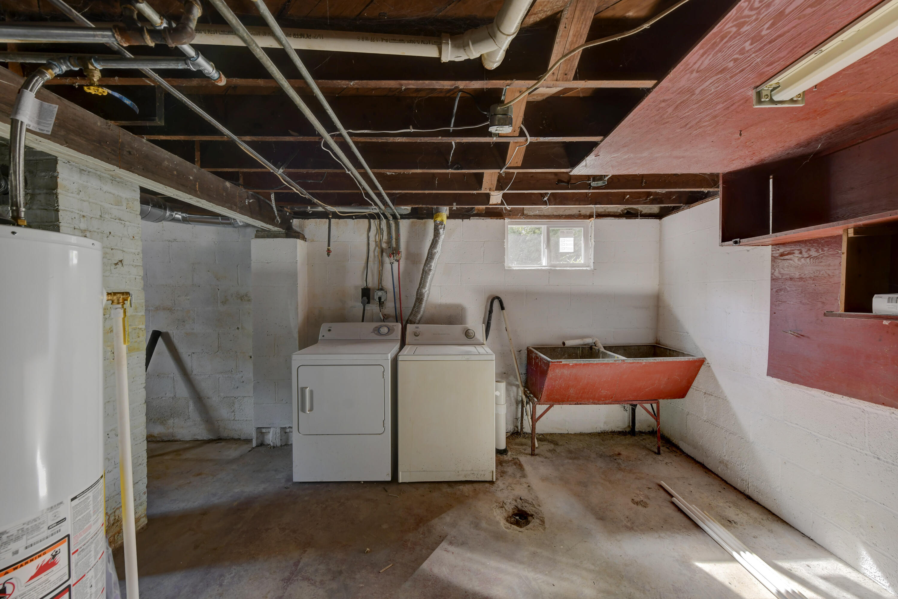 824 Elm Street Valparaiso, IN 46383 - Photo 17 of 20 a utility room with dryer and washer