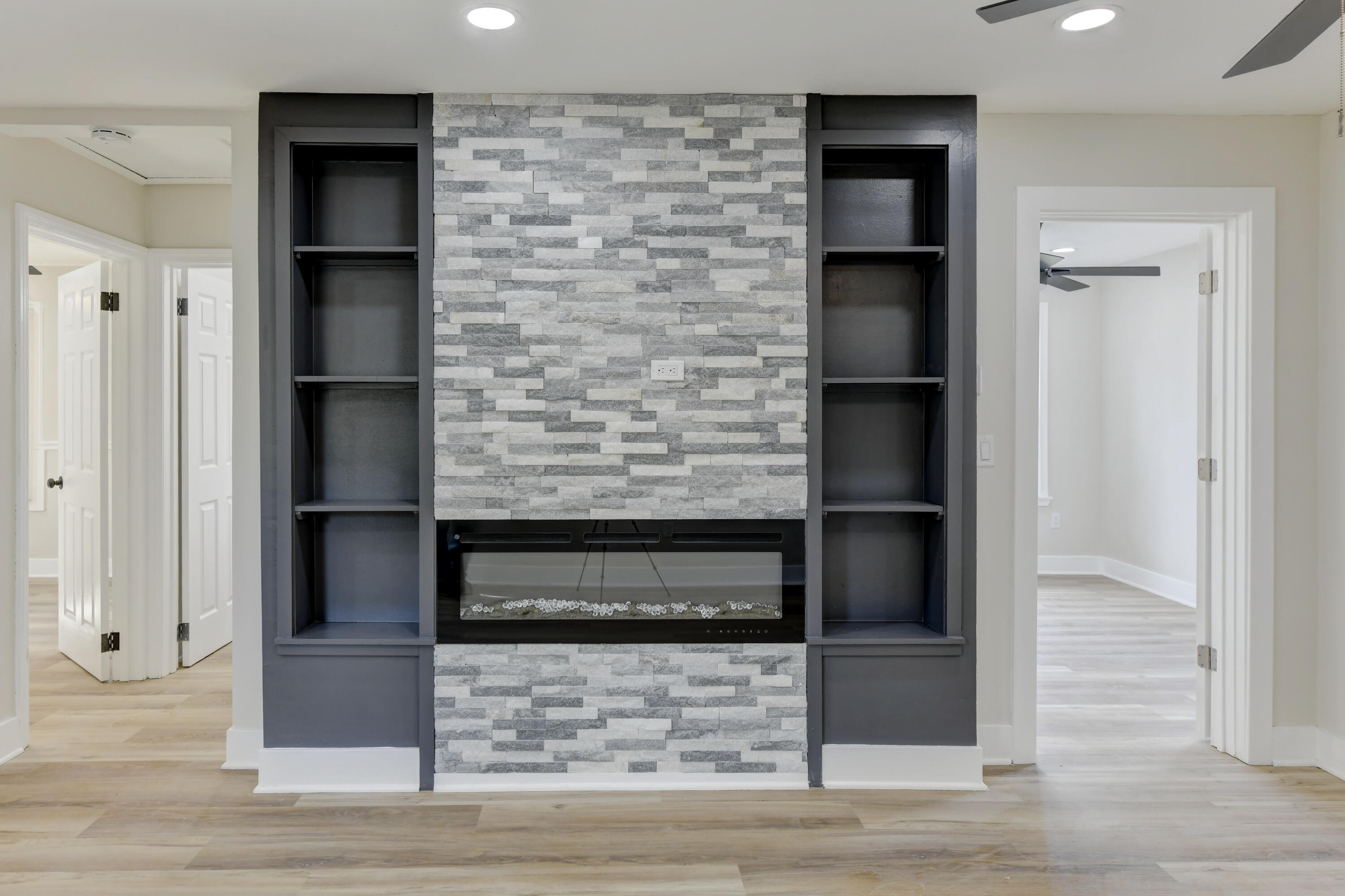 824 Elm Street Valparaiso, IN 46383 - Photo 4 of 20 a view of entryway