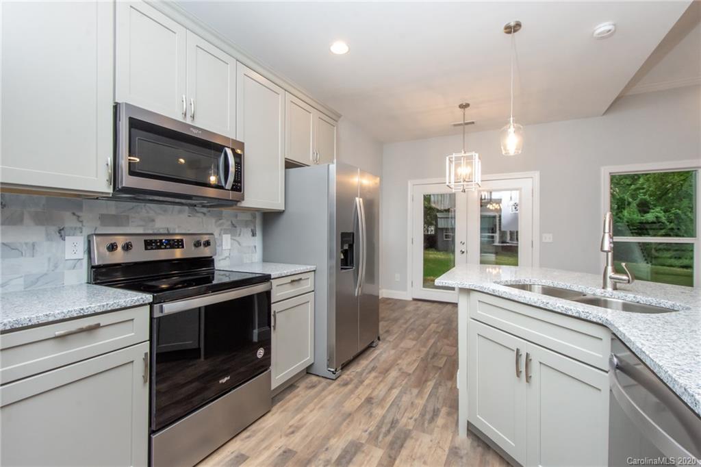 13621 Phillips Road Matthews, NC 28105 - Photo 8 of 33 Gallery Image 8
