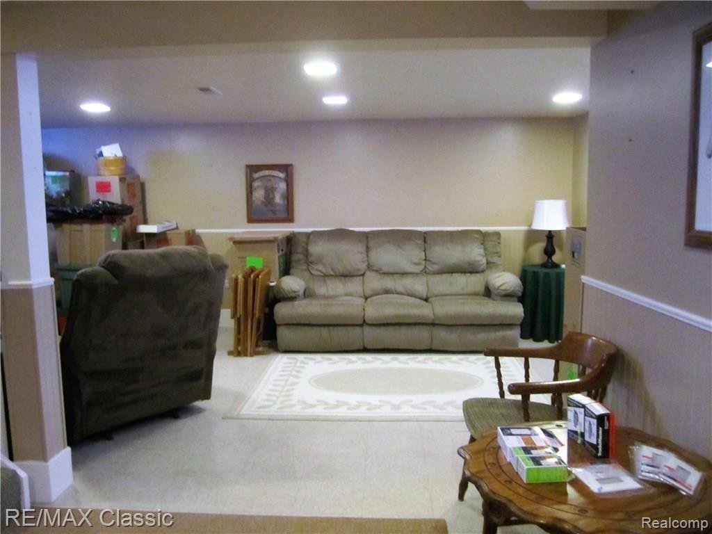 306 Biltmore Street Inkster, MI 48141 - Photo 23 of 24 IMG_2106.JPG