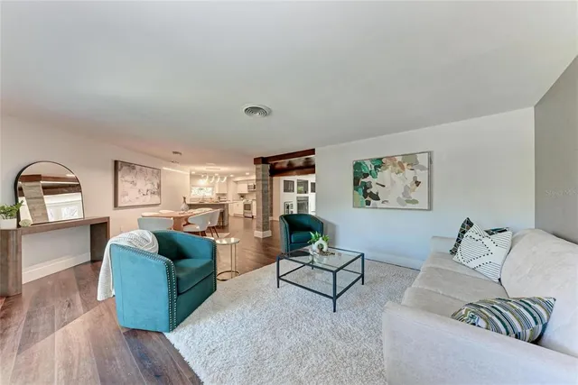 $719,300 | 2132 Hyde Park Circle, Sarasota, FL 34239