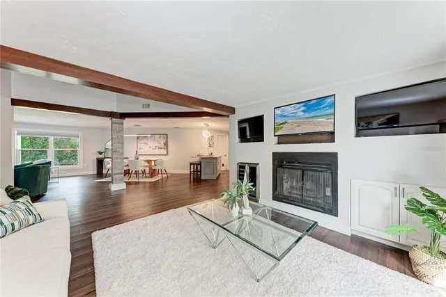 $719,300 | 2132 Hyde Park Circle, Sarasota, FL 34239