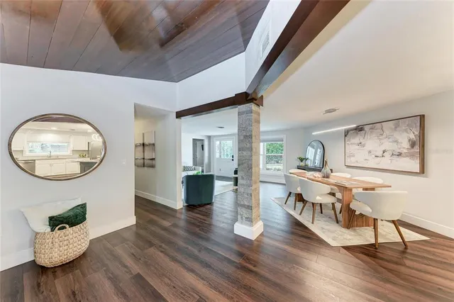 $719,300 | 2132 Hyde Park Circle, Sarasota, FL 34239