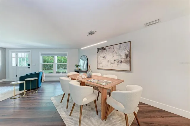 $719,300 | 2132 Hyde Park Circle, Sarasota, FL 34239