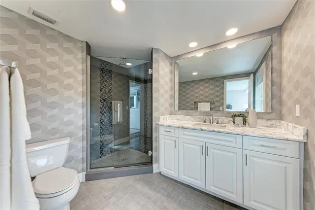 $719,300 | 2132 Hyde Park Circle, Sarasota, FL 34239