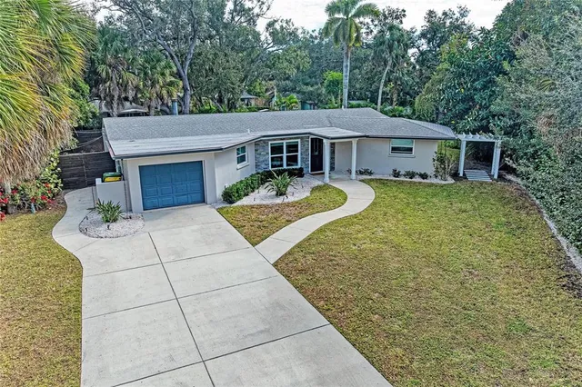 $719,300 | 2132 Hyde Park Circle, Sarasota, FL 34239