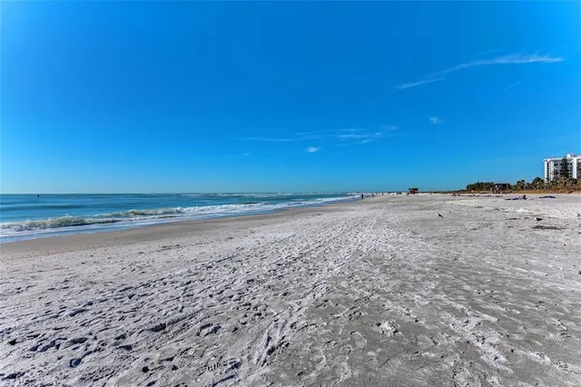 $719,300 | 2132 Hyde Park Circle, Sarasota, FL 34239