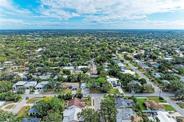 $719,300 | 2132 Hyde Park Circle, Sarasota, FL 34239