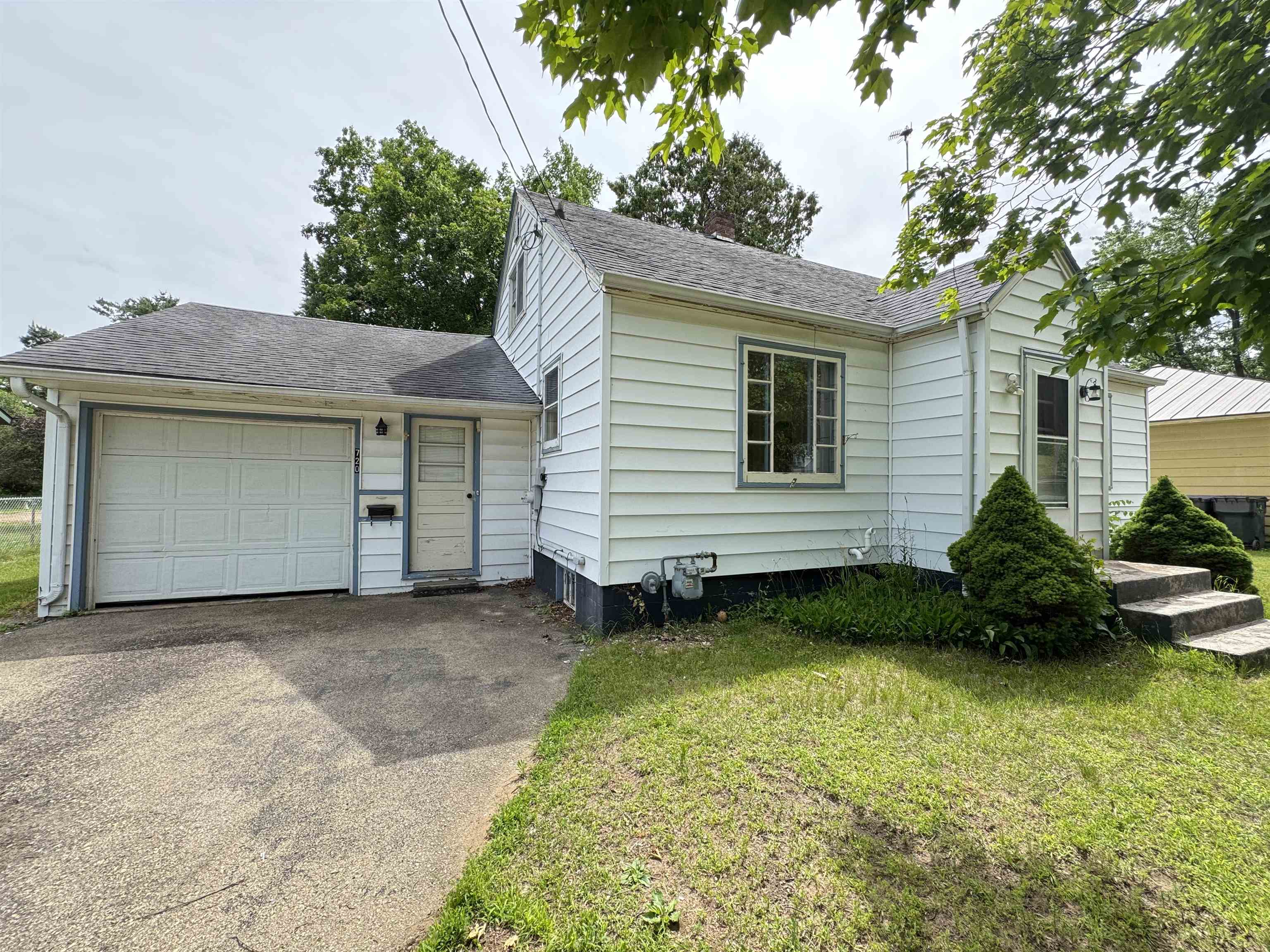 720 East Fulton Street Waupaca, WI 54981 - Photo 21 of 24
