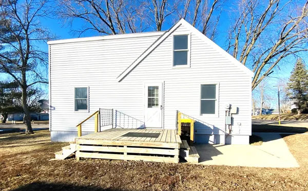 $94,500 | 1168 Prospect Avenue, Windom, MN 56101