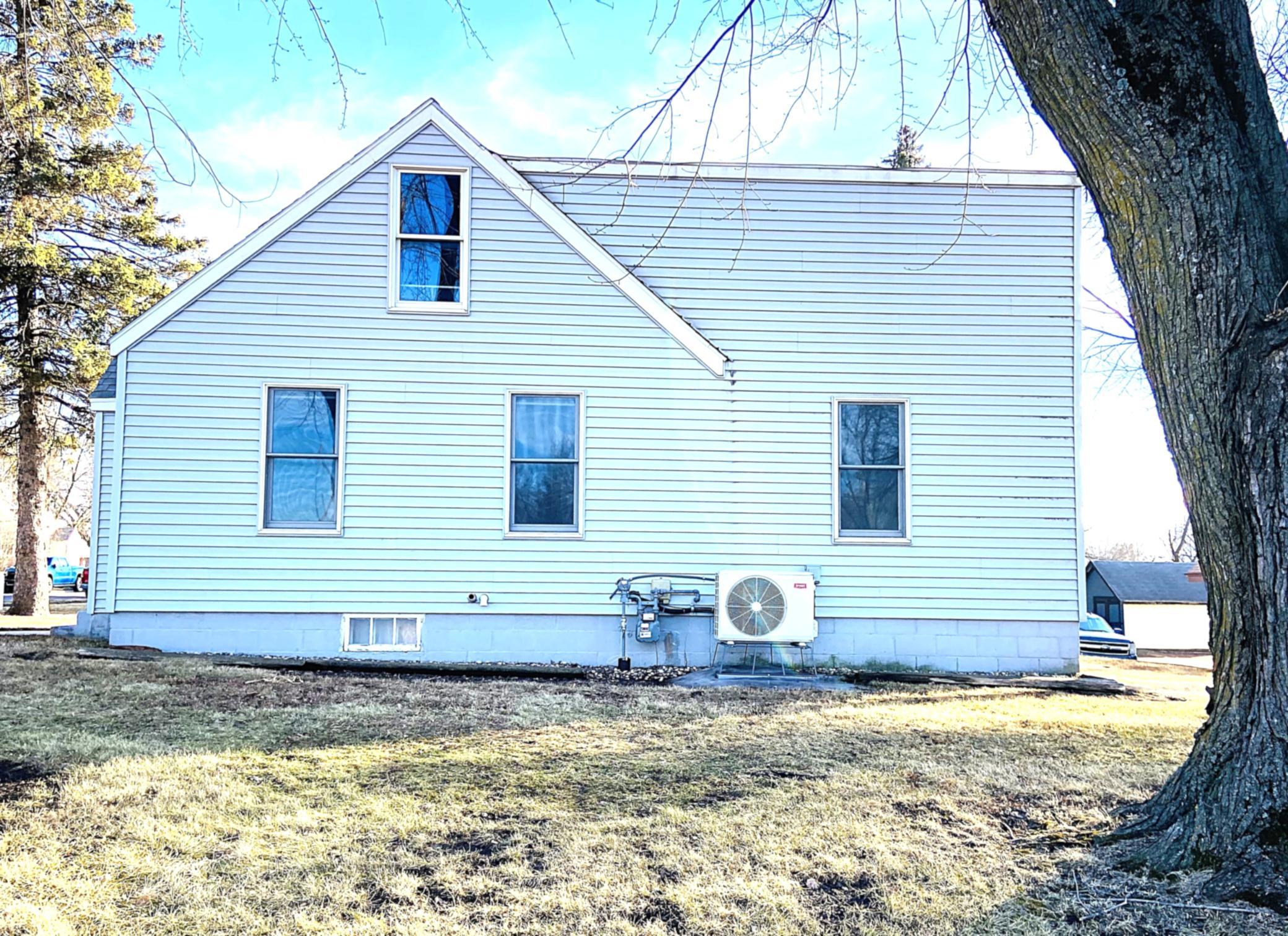 1168 Prospect Avenue Windom, MN 56101 - Photo 4 of 21