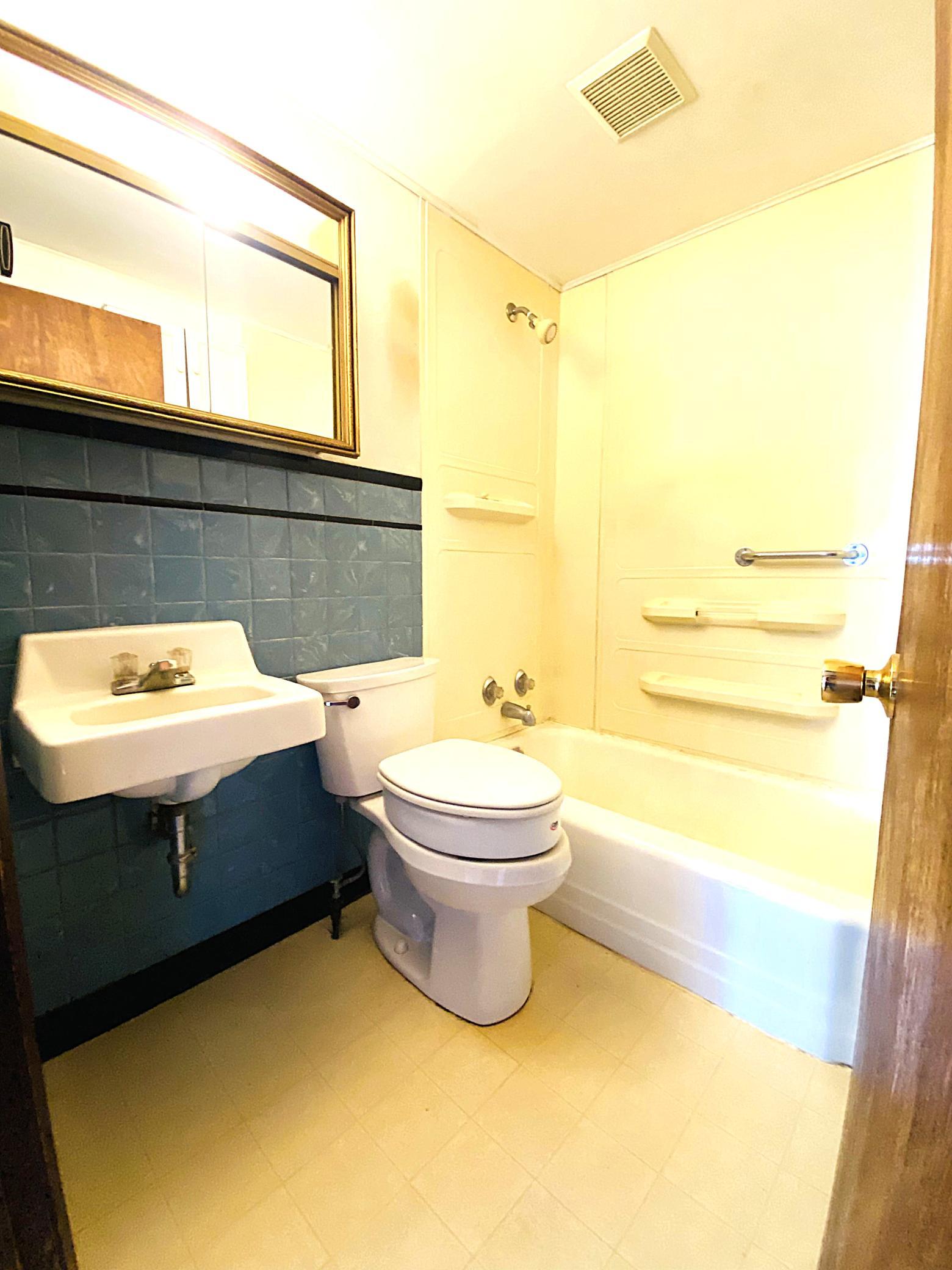 1168 Prospect Avenue Windom, MN 56101 - Photo 7 of 21